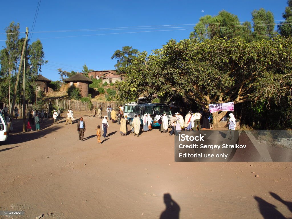 Lalibela, Äthiopien – 05 Jan 2012. Einige Menschen in Lalibela Stadt, Äthiopien